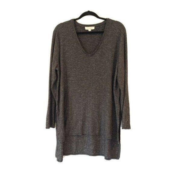 Vince Camuto Terra Gray Ribbed Long Sleeve Tunic Sweater Size M V-Neck High-Low - Picture 1 of 6
